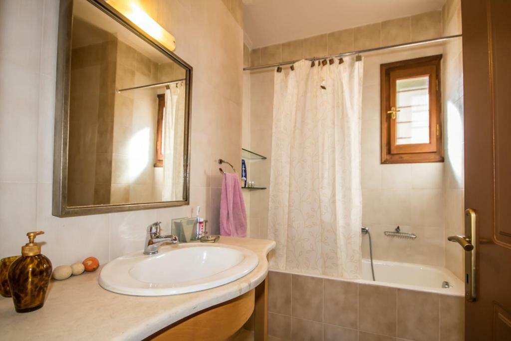 Luxury Villa Helios Κορωπί Εξωτερικό φωτογραφία